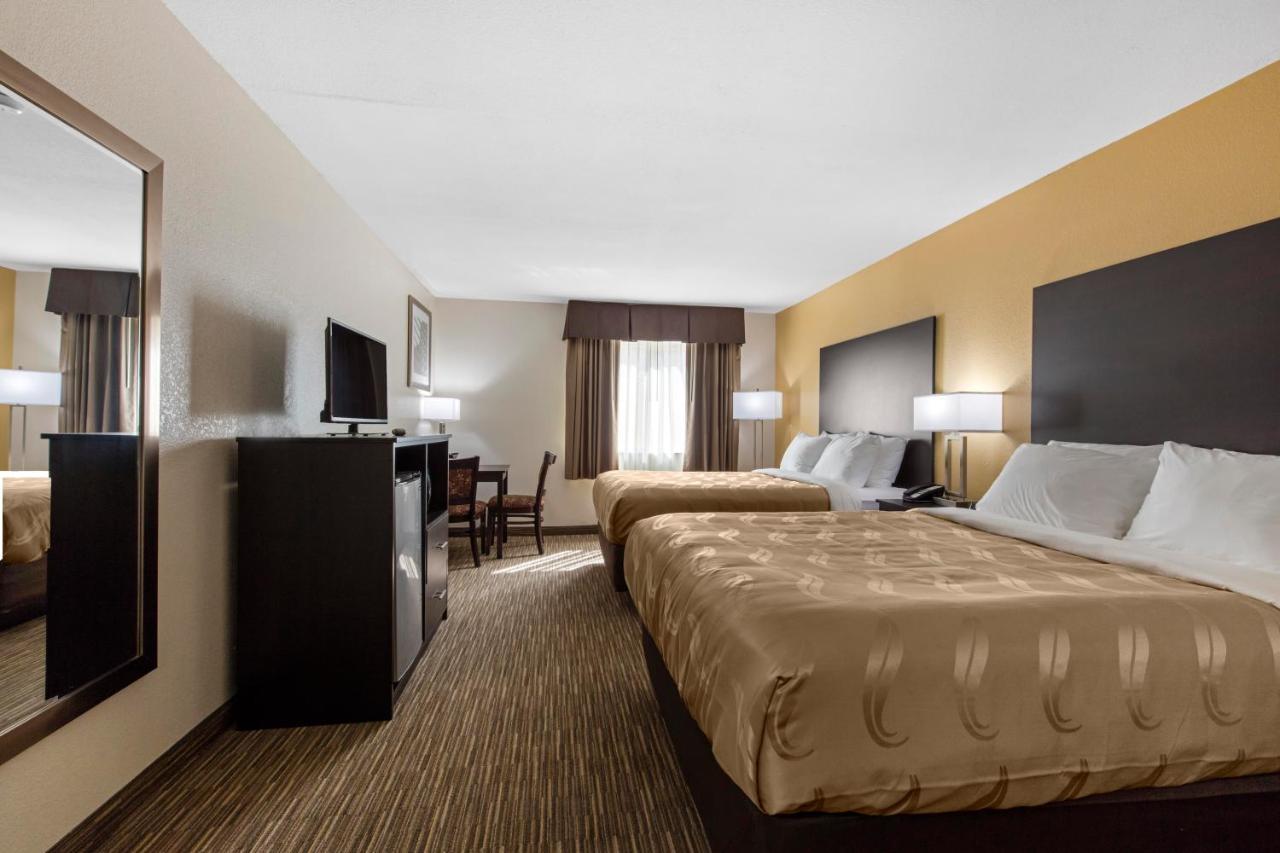 Quality Inn & Suites Metropolis I-24 Eksteriør billede