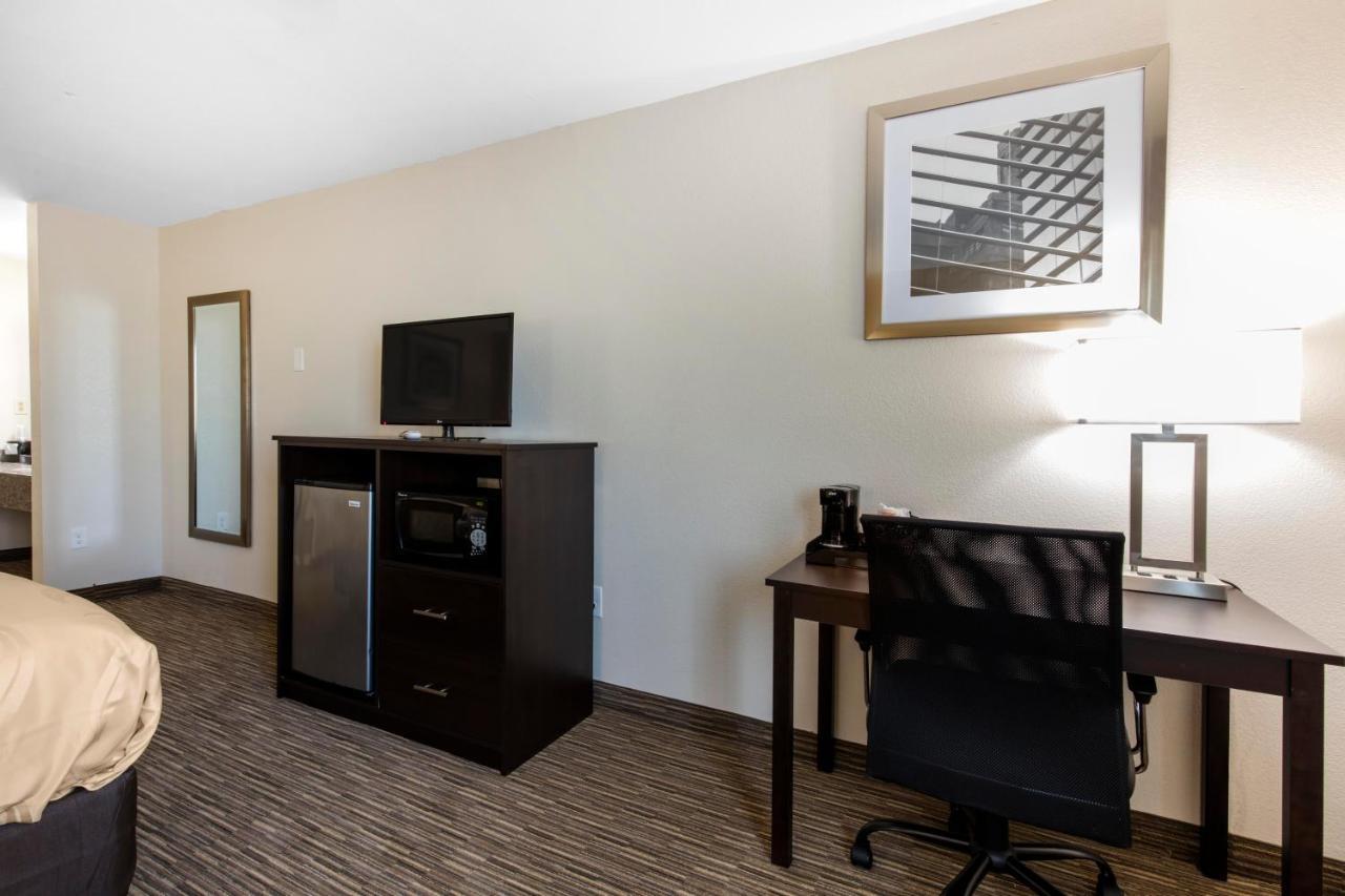 Quality Inn & Suites Metropolis I-24 Eksteriør billede