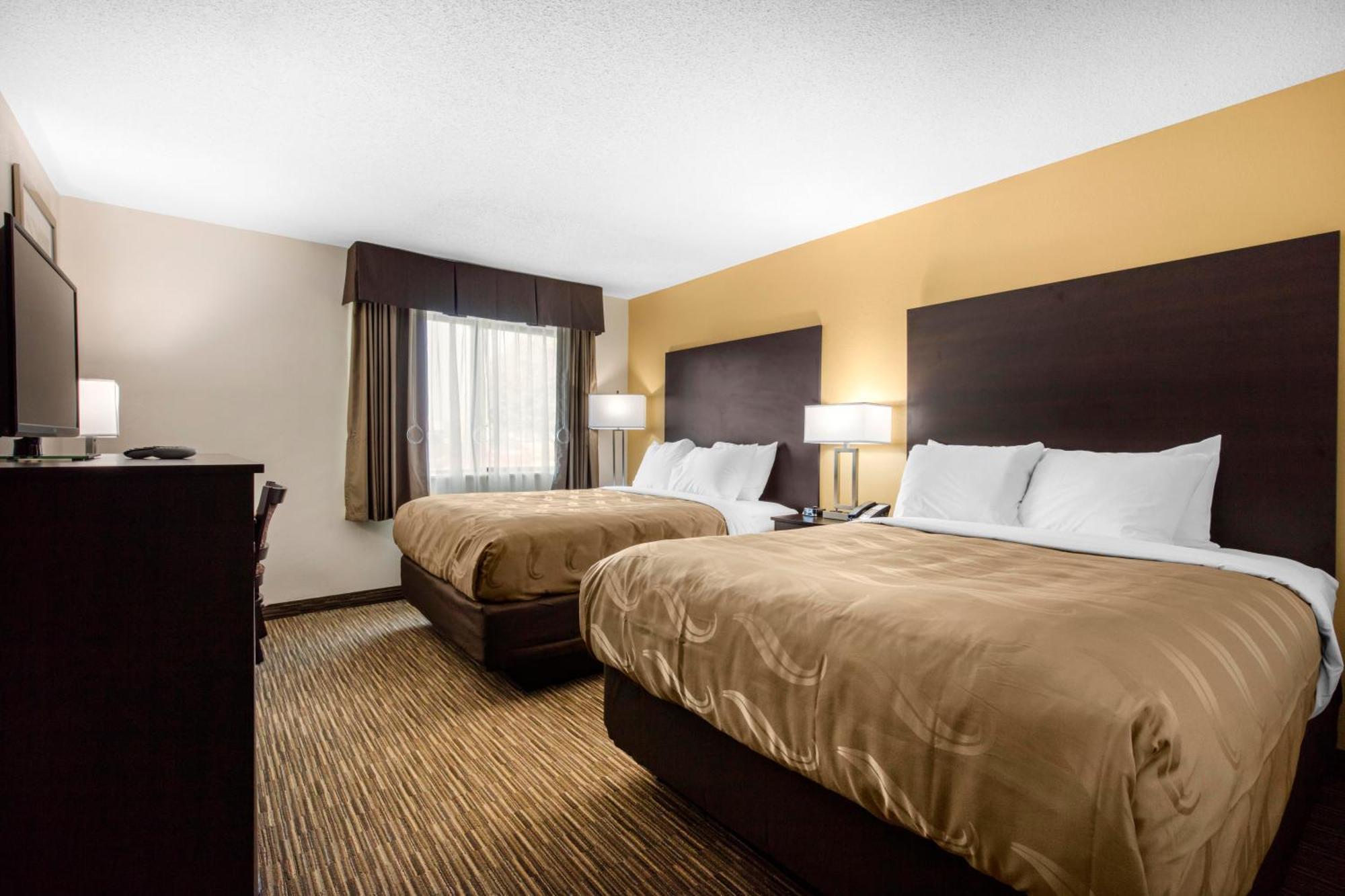 Quality Inn & Suites Metropolis I-24 Eksteriør billede