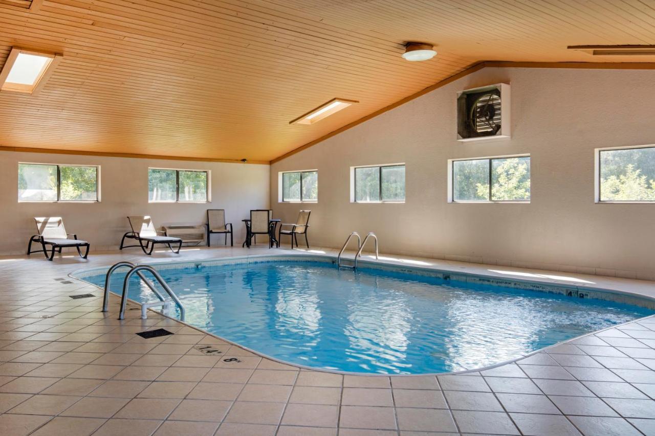Quality Inn & Suites Metropolis I-24 Eksteriør billede
