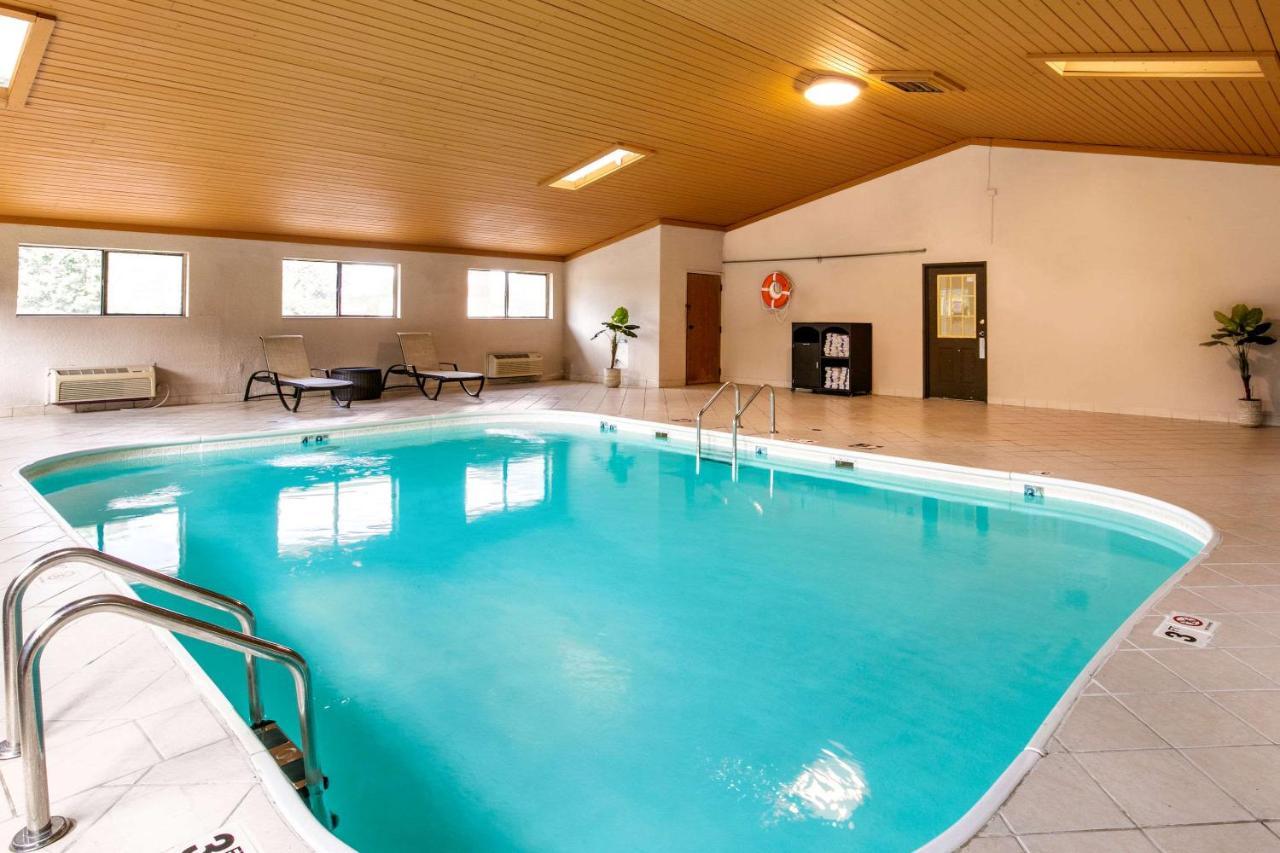 Quality Inn & Suites Metropolis I-24 Eksteriør billede