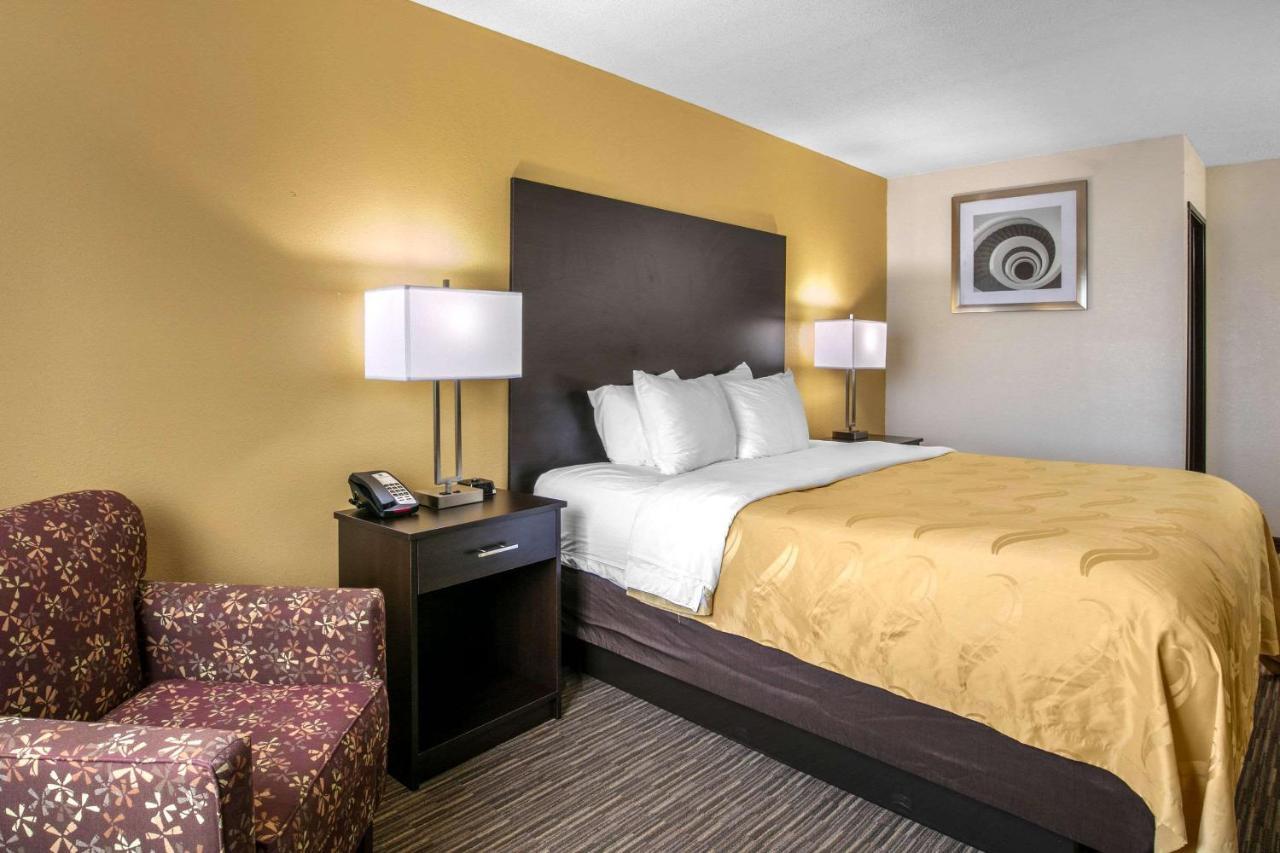 Quality Inn & Suites Metropolis I-24 Eksteriør billede