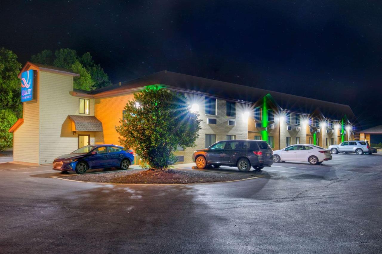 Quality Inn & Suites Metropolis I-24 Eksteriør billede