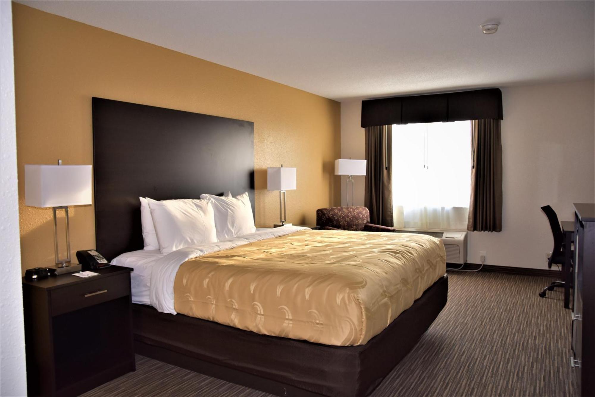 Quality Inn & Suites Metropolis I-24 Eksteriør billede