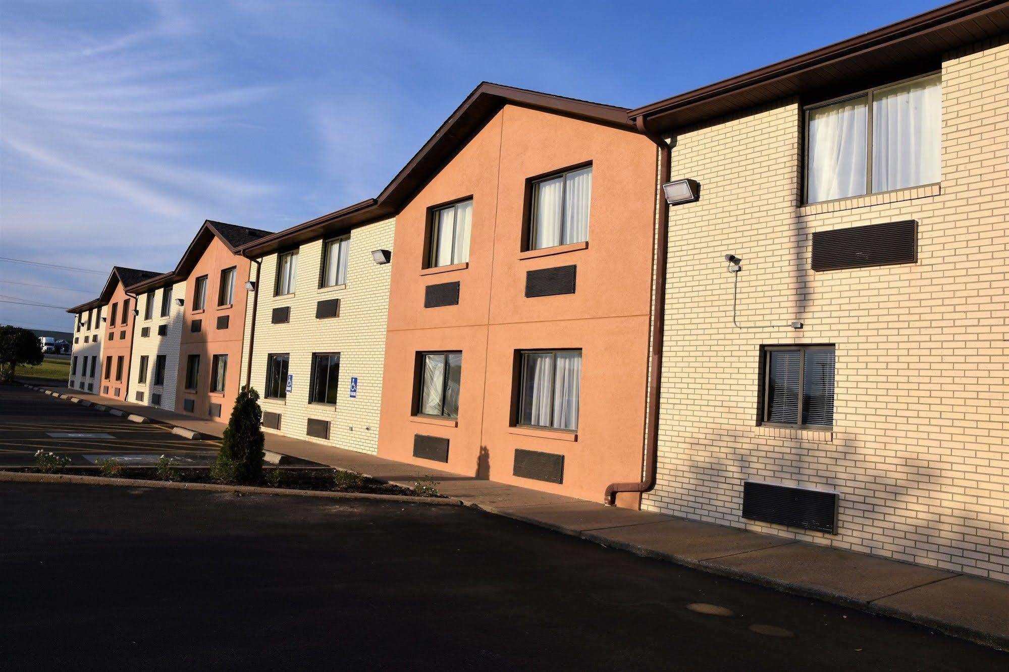 Quality Inn & Suites Metropolis I-24 Eksteriør billede